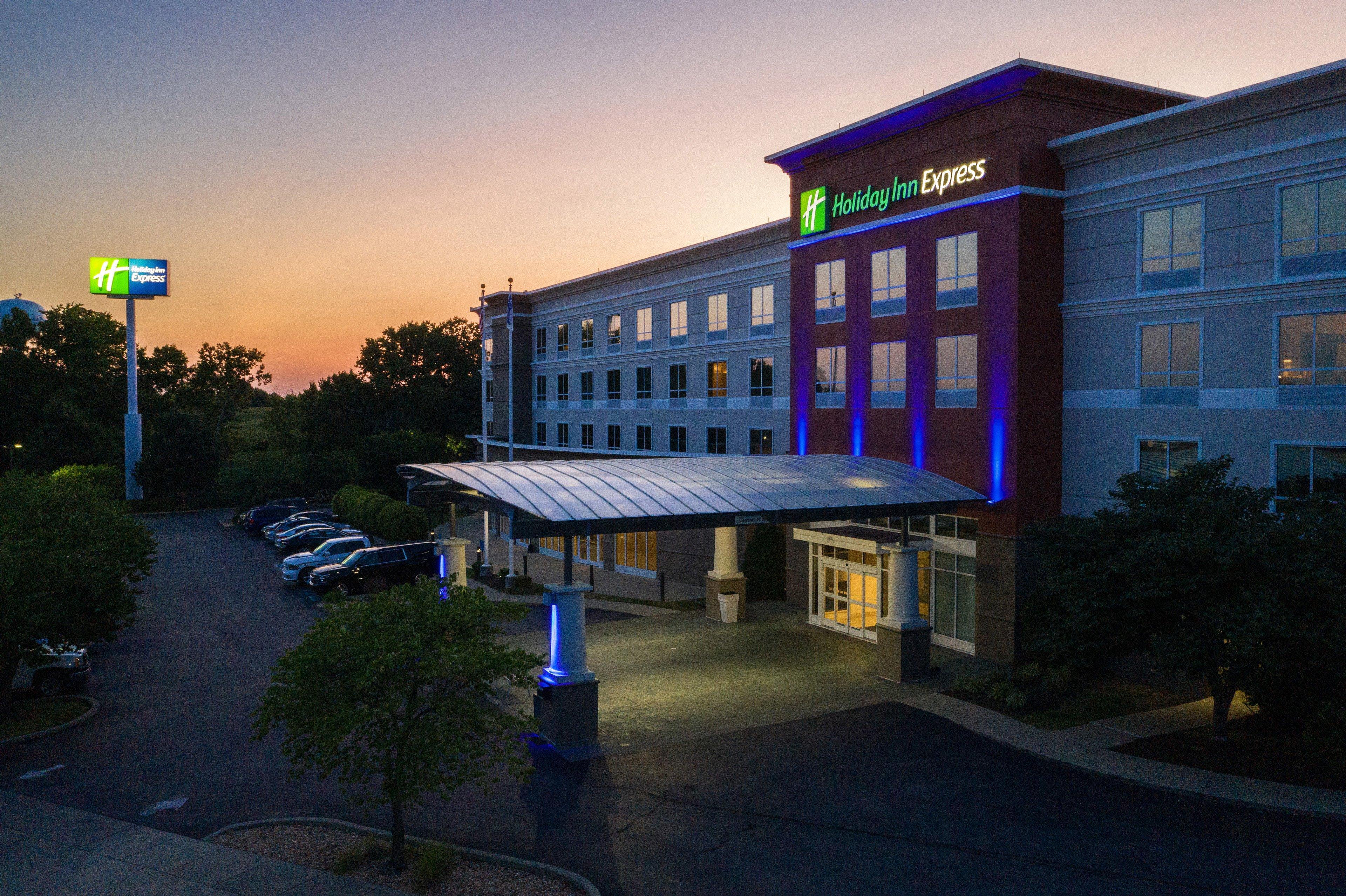 Holiday Inn Express Georgetown By Ihg Bagian luar foto