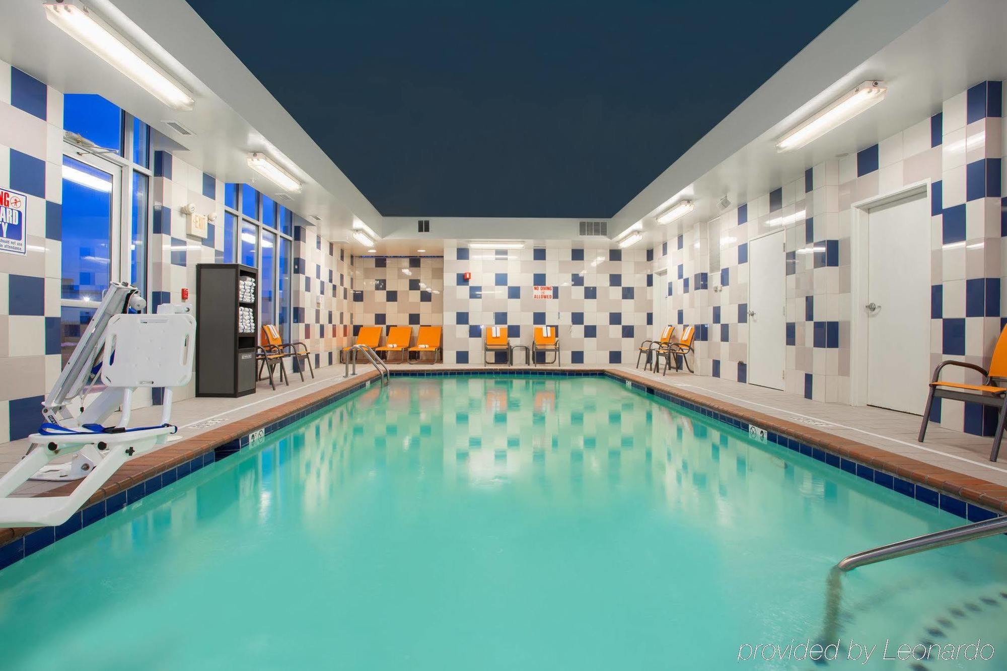 Holiday Inn Express Georgetown By Ihg Bagian luar foto
